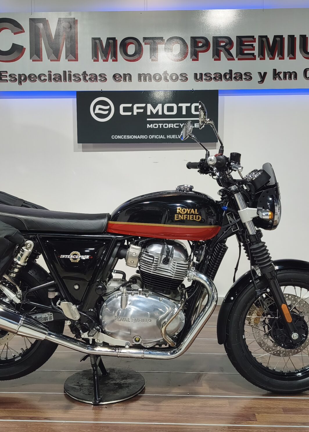 ROYAL ENFIELD INTERCEPTOR 650